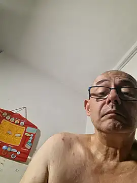 Marlon92700 live cam on StripChat