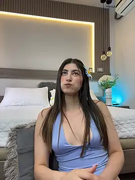 evelyn_hills webcam