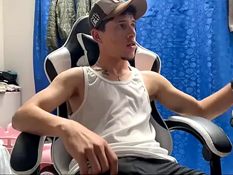 Edward_2709 live cam on StripChat