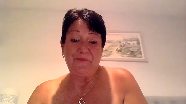 NaughtyNessa53xx webcam