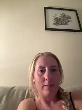 elegant_erin's live room
