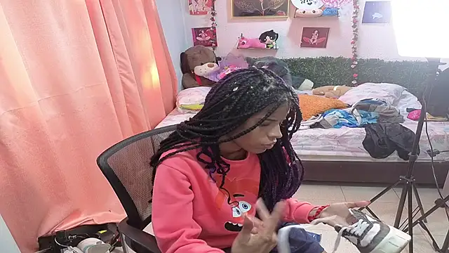 thianahorny webcam