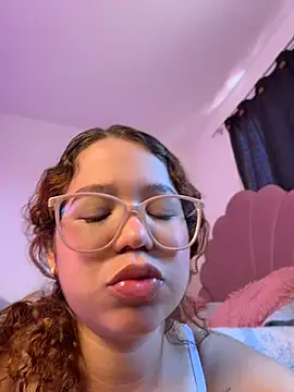 Lucyklein2022 webcam