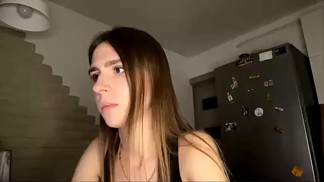 ZaraGuyette live cam on StripChat