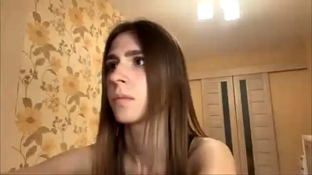 ZaraGuyette live cam on StripChat