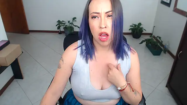 charlottezoe15 live cam on StripChat