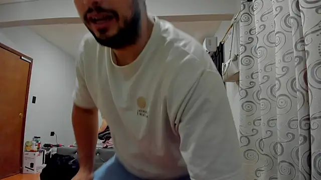 Liltildeman_moon webcam