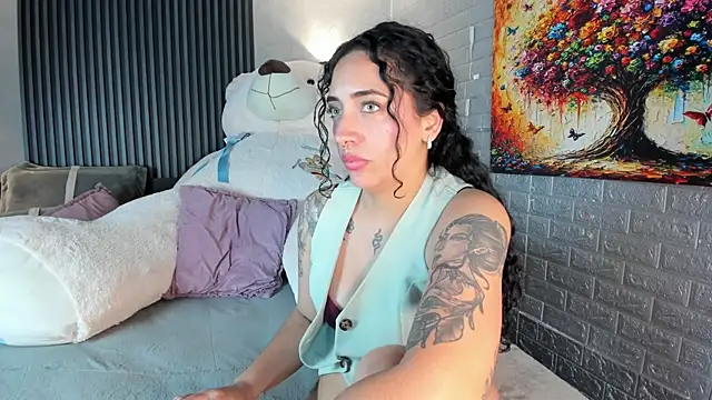 Magic_ivone live cam on StripChat
