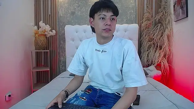 luucky_strike (M twink) - Get naked + jerk fucking off  x3🍆🔥