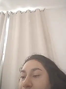 yummi_greluda webcam