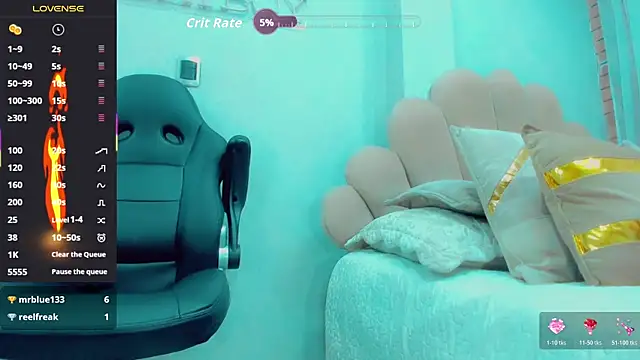 EmilyZaennz webcam
