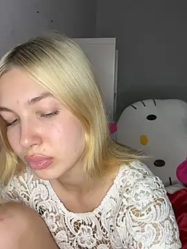MilaaXOO webcam