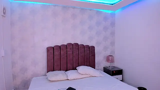 Kimmie_Bloomie webcam