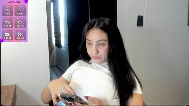 AnushaKumari live cam on StripChat