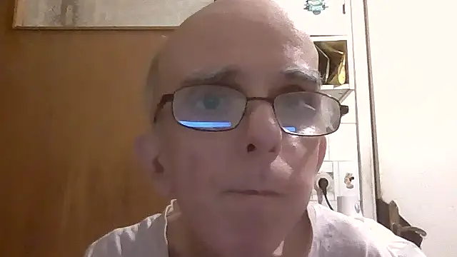 mariusica1@xh live cam on StripChat