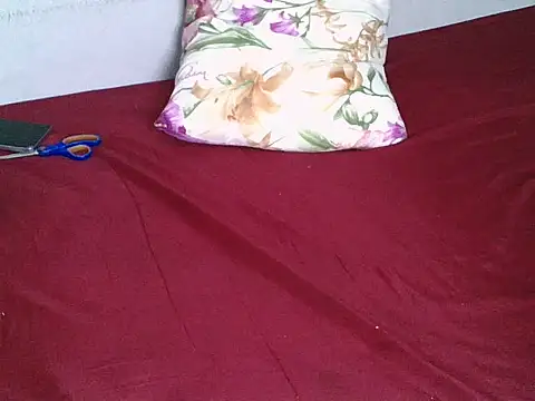 Juicy_Peech live cam on StripChat