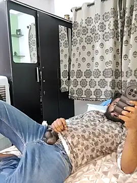 avi007p live cam on StripChat