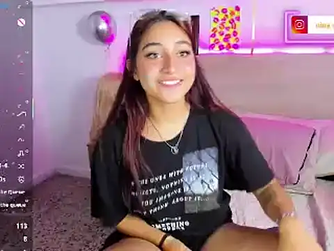 Nina-Mars live cam on StripChat