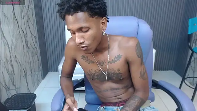 ManSant live cam on StripChat
