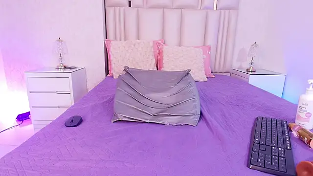 alanarose18 live cam on StripChat