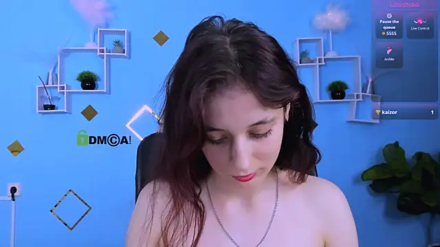 nami_glow live cam on StripChat