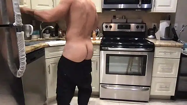 bigguymuscle - BigGuyMuscle's free webcam - UK Sex Cams