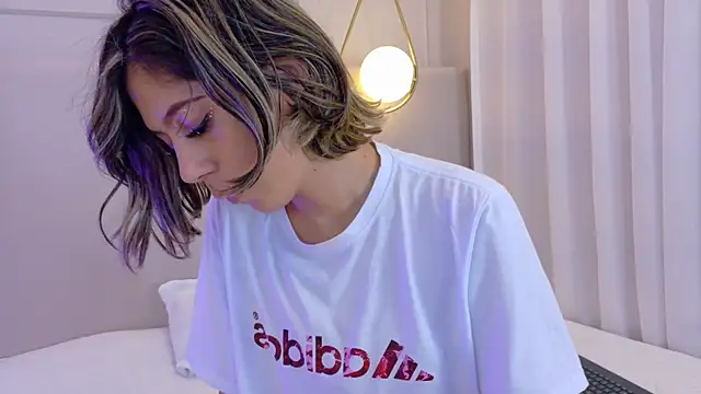 ZoeyPetit webcam