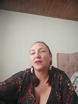 dangerous_milf live cam on StripChat