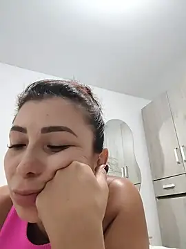 mia_mancinii live cam on StripChat