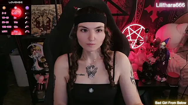 lilithara666 (T young) - Topless