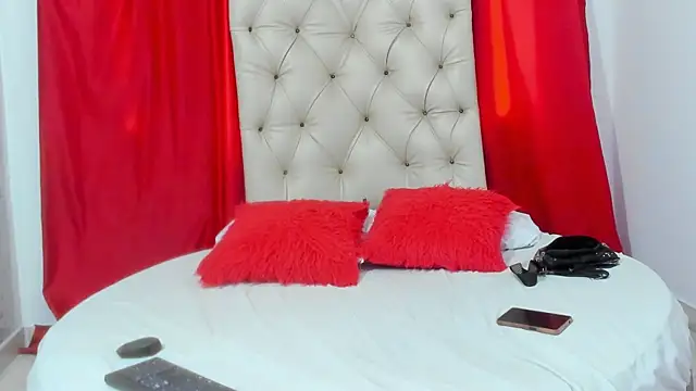 luna_hoott webcam