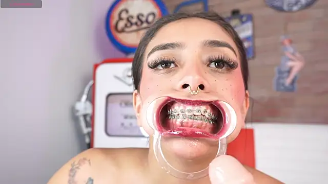 miss_collins webcam