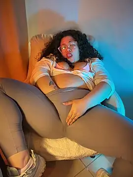 CurlyMilf_Vannexxxa live cam