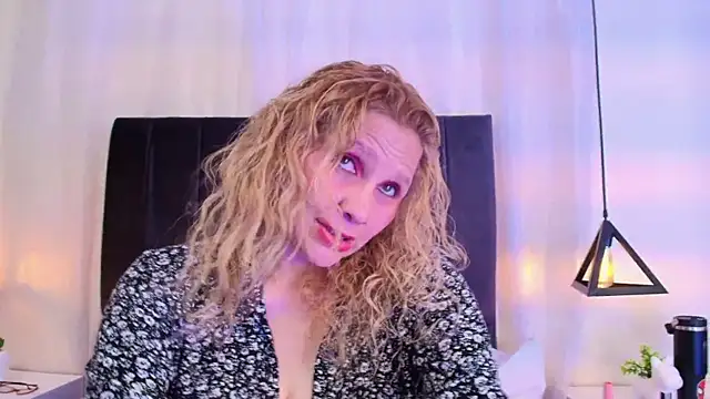 Evangelyne_rose webcam
