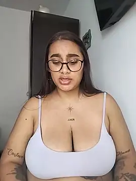 Mia_skyy18 webcam