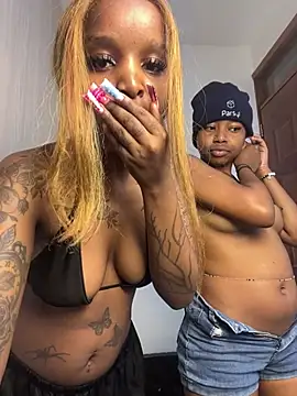 midnightdoll1 webcam