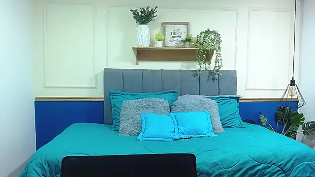Charlotthe_Evans webcam