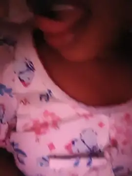 DesiCutie01 live cam on StripChat