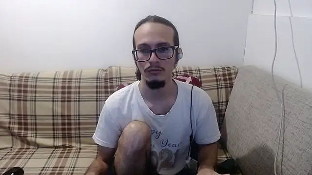 cholitohermoso live cam on StripChat