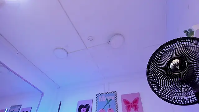 Sharon_Adamss webcam