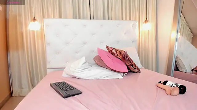 Samantha_Lenox webcam