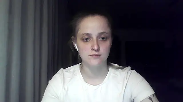 LeaWetGirl live cam on StripChat