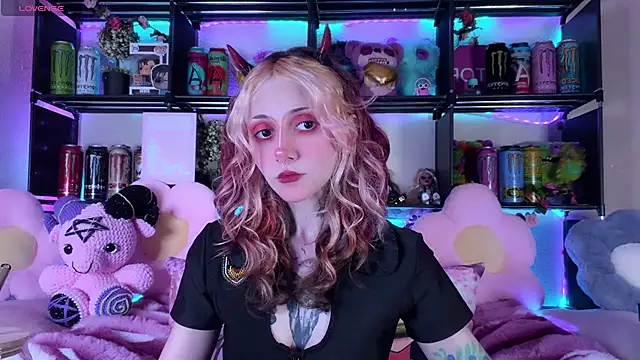 _Devill_Baby live cam on StripChat