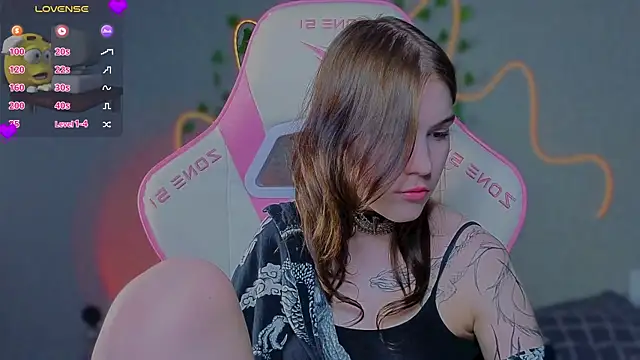 Sophie_SkyAngel live cam on StripChat