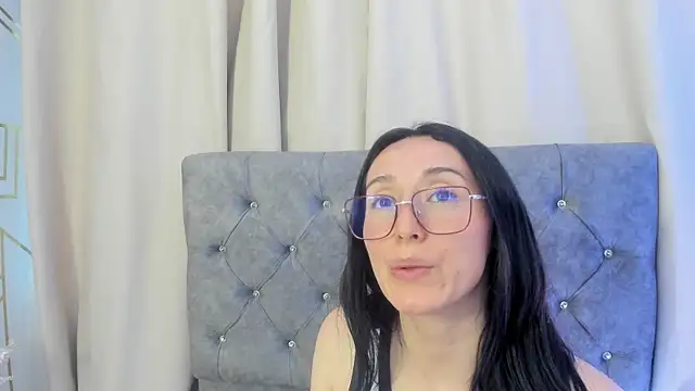 Ginevra_esposito live cam on StripChat