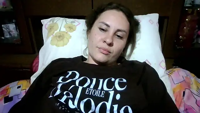 MeadowEyes live cam on StripChat