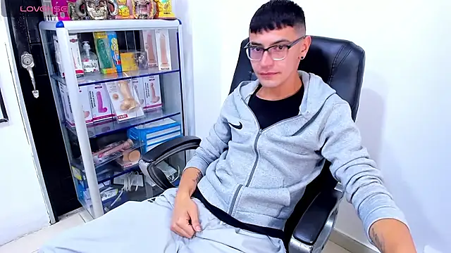 Alexx_bigcockk webcam