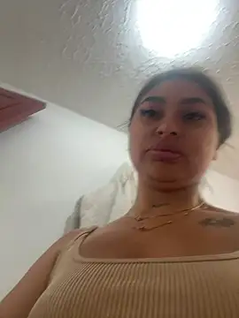 JessikaHoot live cam on StripChat