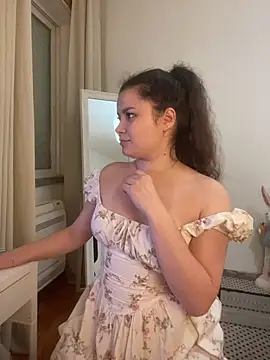 rizzcaprice live cam on StripChat