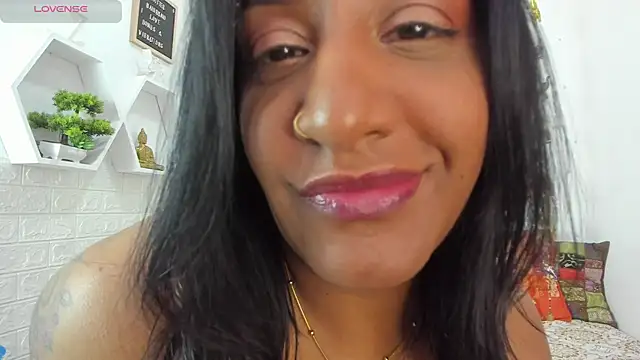 LadyNahir live cam on StripChat